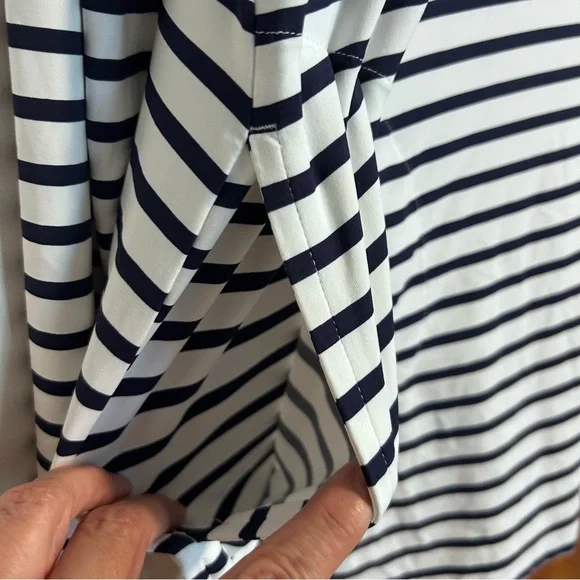 Lands’ End Women's Quarter Zip Long Sleeve Rash Guard Cover-up UPF 50 | L 14-16 - Picture 4 of 16